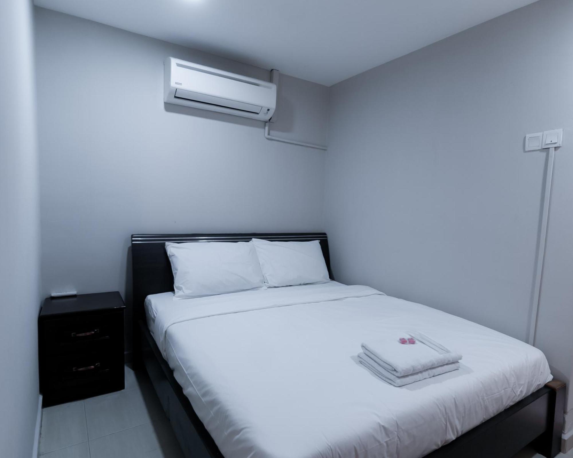 Aayu Muntri George Town Penang Hostel Exterior photo