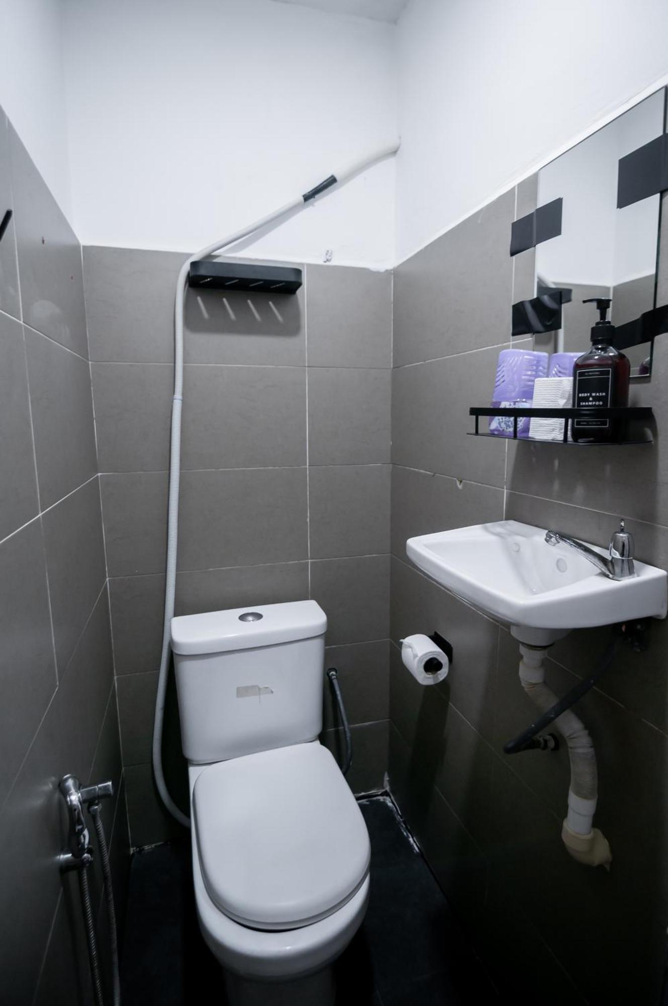 Aayu Muntri George Town Penang Hostel Exterior photo