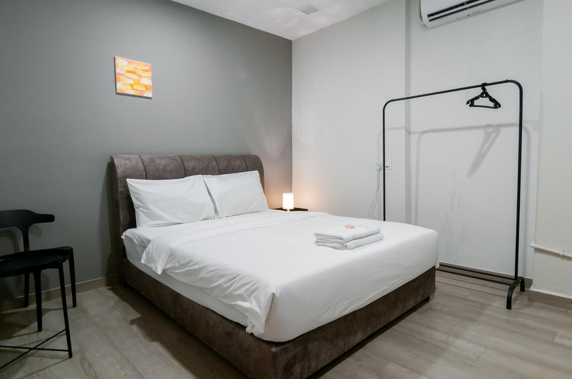 Aayu Muntri George Town Penang Hostel Exterior photo