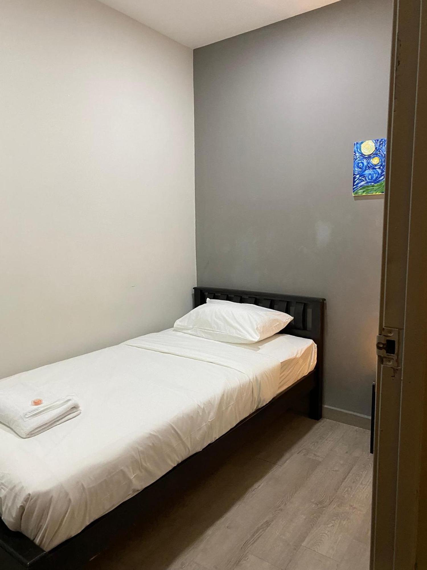 Aayu Muntri George Town Penang Hostel Exterior photo
