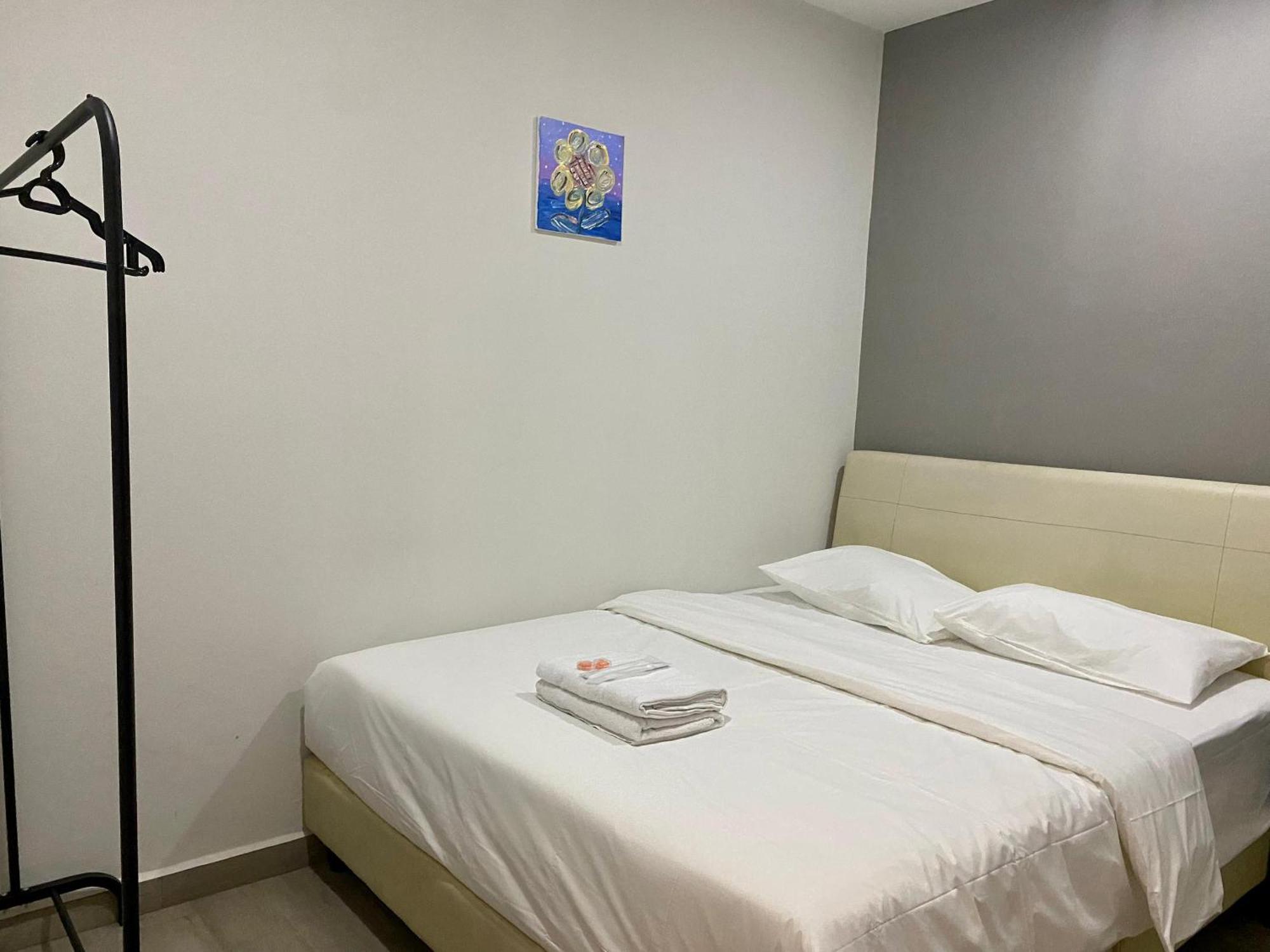 Aayu Muntri George Town Penang Hostel Exterior photo