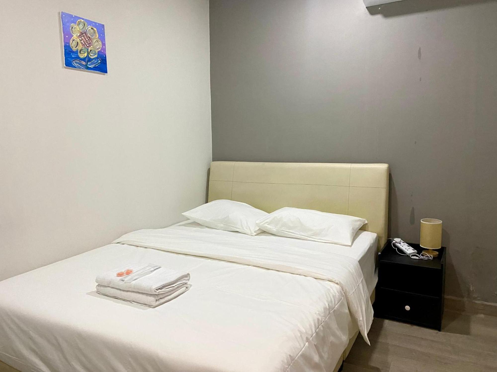 Aayu Muntri George Town Penang Hostel Exterior photo