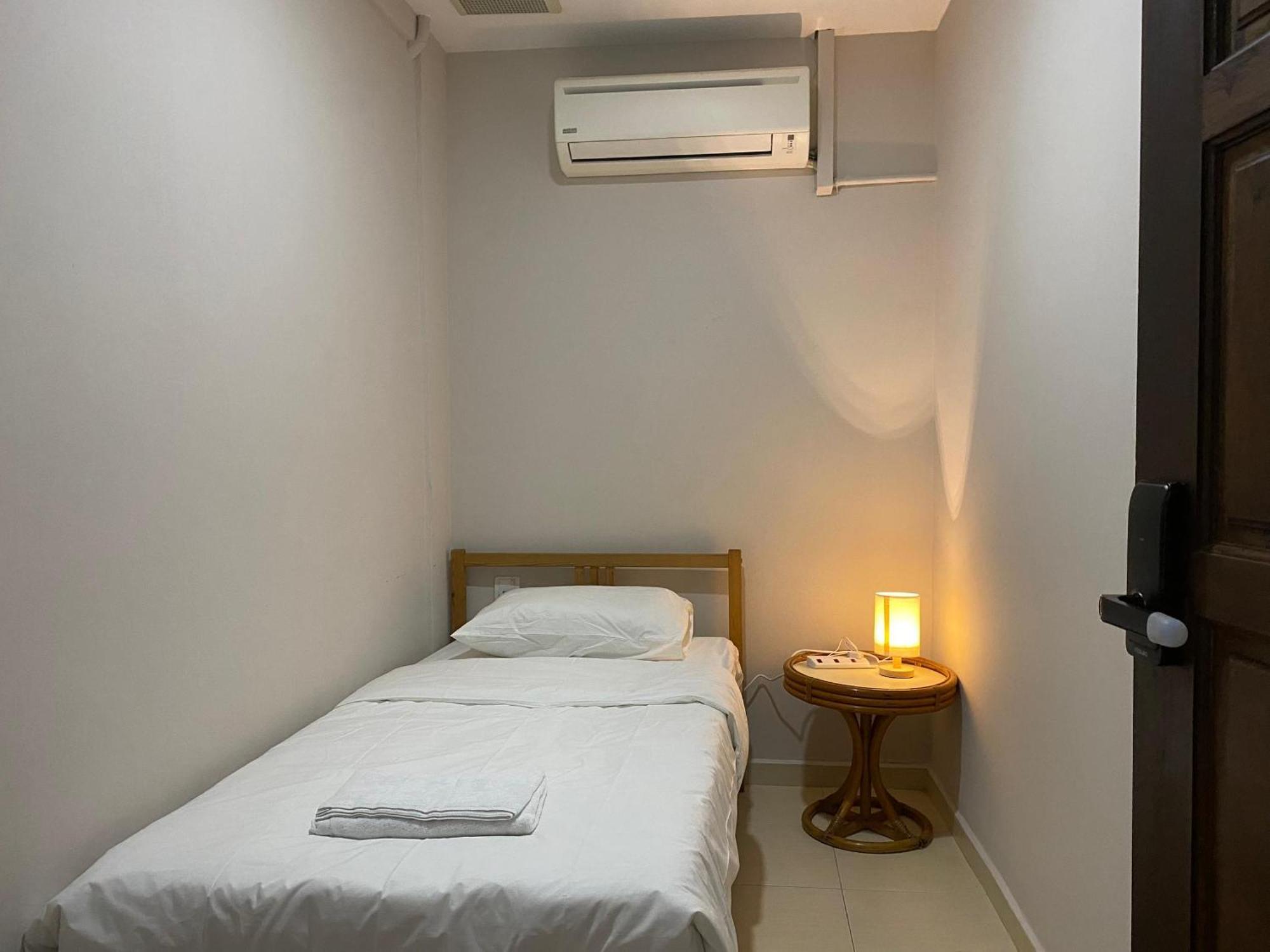 Aayu Muntri George Town Penang Hostel Exterior photo